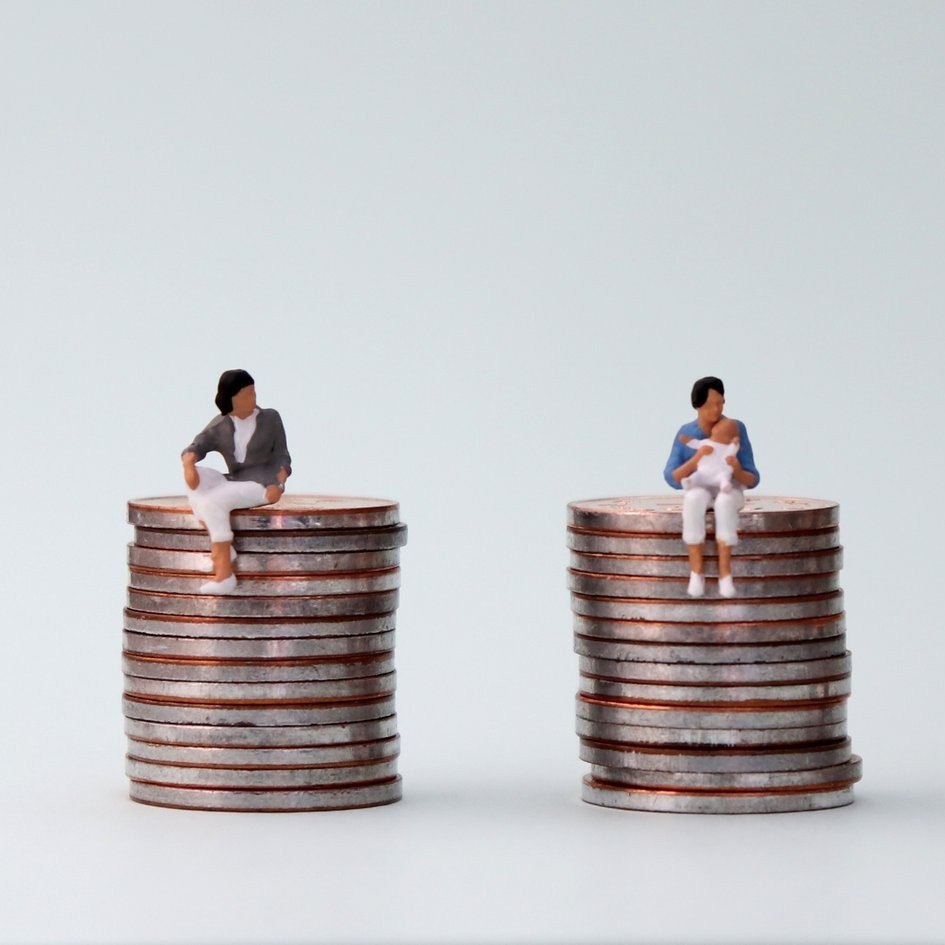 Equal pay: Comparison with a better-paid colleague from another sex is ...